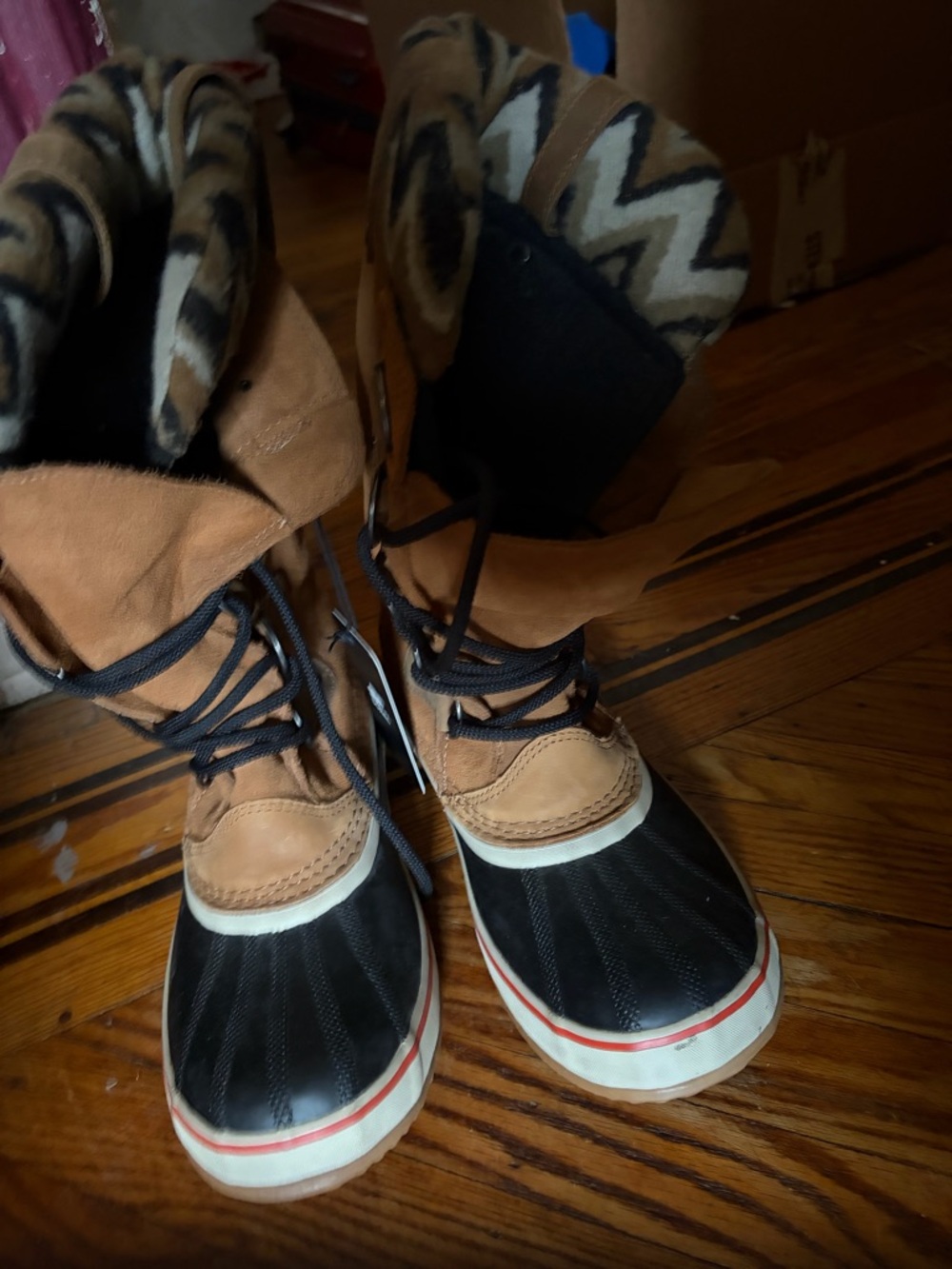 Sorel Waterproof Lace-Up Boots in Black and Tan with Patterned Cuff. 10.5 women